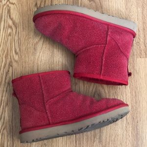 UGG NEW Mini Women’s Boot Size 8 - Red Sparkley